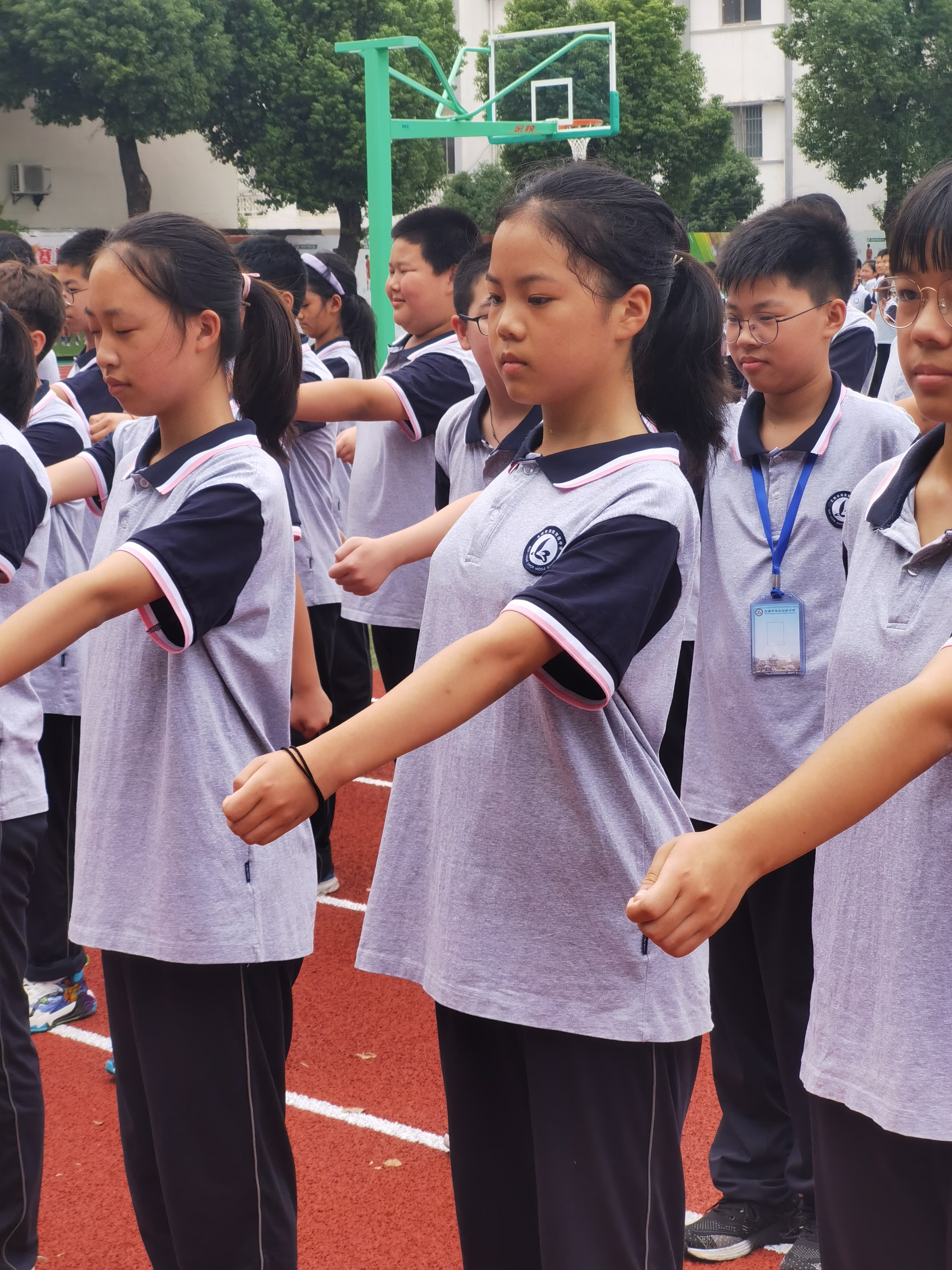 初中学生的照片图片